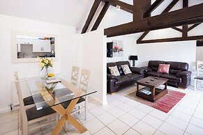 Deer Cottage at Rowden Manor - Sleeps 5 & Parking