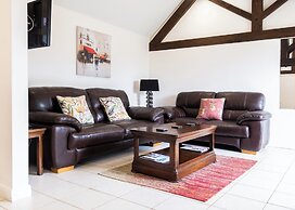 Deer Cottage at Rowden Manor - Sleeps 5 & Parking