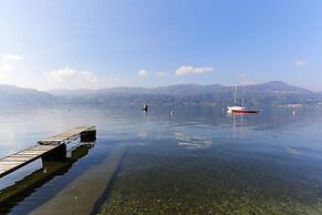 Italian Lakes Lakeside Villa With Direct Lake Access