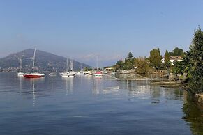 Italian Lakes Lakeside Villa With Direct Lake Access
