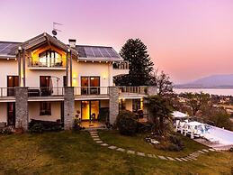Family Friendly Italian Lakes Holiday Rental With Pool