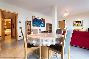 3 Bedroom Italian Lakes Apartment