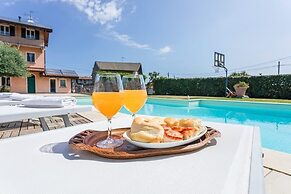 Villa Near Milan With Swimming Pool