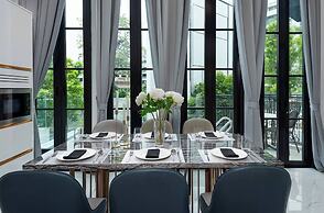 Stylish 7beds Poolhouse With Cinema & Lift - 2min to BTS