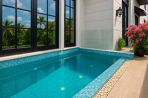 Stylish 7beds Poolhouse With Cinema & Lift - 2min to BTS