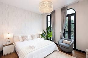 Stylish 7beds Poolhouse With Cinema & Lift - 2min to BTS