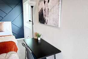 Cozy Apartment in Austin by The Key Rentals