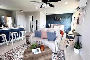 Cozy Apartment in Austin by The Key Rentals