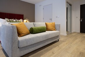 Spacious Studio Near City Centre