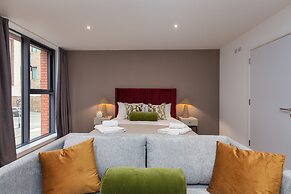 Spacious Studio Near City Centre