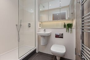 Spacious Studio Near City Centre