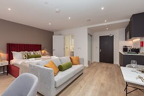 Spacious Studio Near City Centre