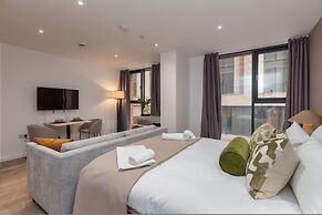 Spacious Studio Near City Centre