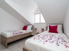 Friends & Family Home