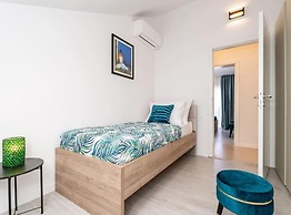 Friends & Family Home