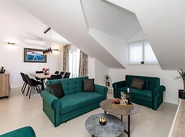 Friends & Family Home