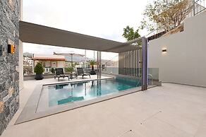 MGK Complex Suite With Private Pool Ligaria Made