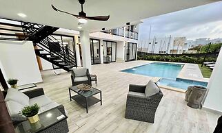 Elegant, Modern Style Villa in Playa Nueva Romana2