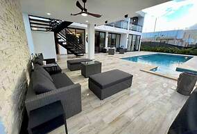 Elegant, Modern Style Villa in Playa Nueva Romana2