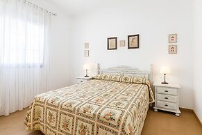 Chalet with Private Pool near Beach