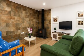 Chalet with Private Pool near Beach