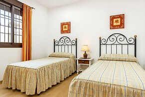 Chalet with Private Pool near Beach