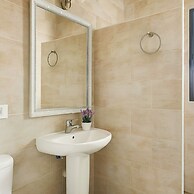 Chalet with Private Pool near Beach