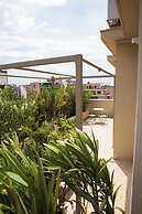 Contemporary Athenian Escape GHH