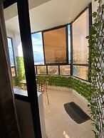 Vintage Seaview APT Full City Center