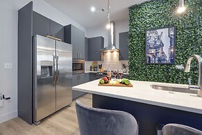 The Odyssey Apartments – by AvantStay Designer Stay in Midtown