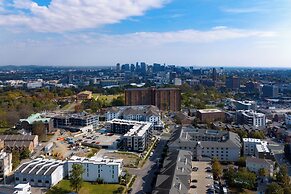 The Odyssey Apartments – by AvantStay Designer Stay in Midtown