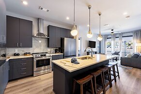 The Odyssey Apartments – by AvantStay Designer Stay in Midtown