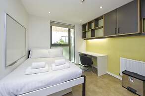 Sleek Student Studio in Prime London Location