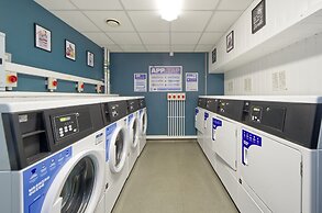 Inviting Student Studio Minutes From City Centre