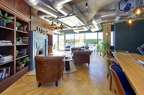 Comfort in Hammersmith Student Studio