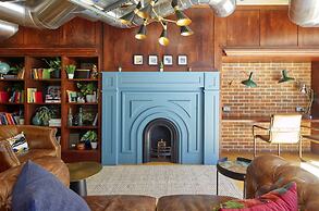 Beautifully Designed Student Studio in London