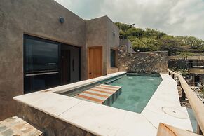 Perla Roca Hotel Boutique - Beach Front
