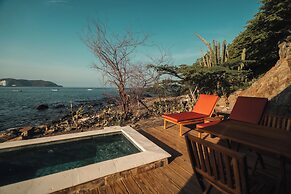 Perla Roca Hotel Boutique - Beach Front