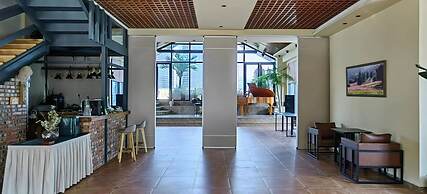 Phoenix Dragon M.I.C.E Hotel