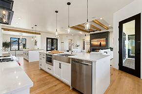 Bridle Ridge Retreat Modern Comfort, Open Views