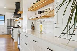 Bridle Ridge Retreat Modern Comfort, Open Views