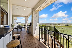 Bridle Ridge Retreat Modern Comfort, Open Views