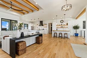 Bridle Ridge Retreat Modern Comfort, Open Views