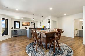 Bridle Ridge Retreat Modern Comfort, Open Views