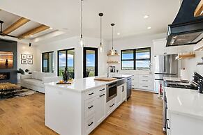 Bridle Ridge Retreat Modern Comfort, Open Views