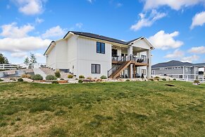 Bridle Ridge Retreat Modern Comfort, Open Views