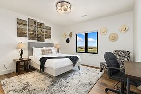 Bridle Ridge Retreat Modern Comfort, Open Views