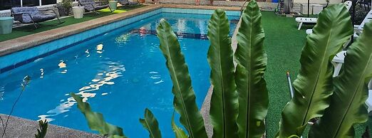 Mangotree Apartel & Resor