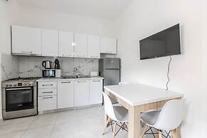 Elegant Apartment Comfort in Shkod r s Heart