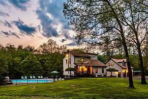 Couple s Oasis Pool Stream Firepit Steam Room